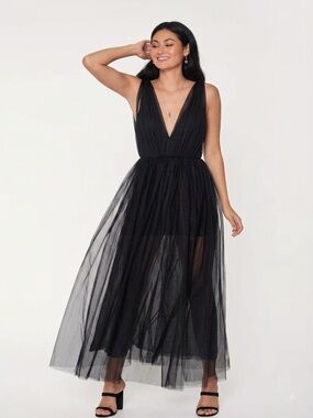NWT Sheike Dress Anastasia Maxi Dress